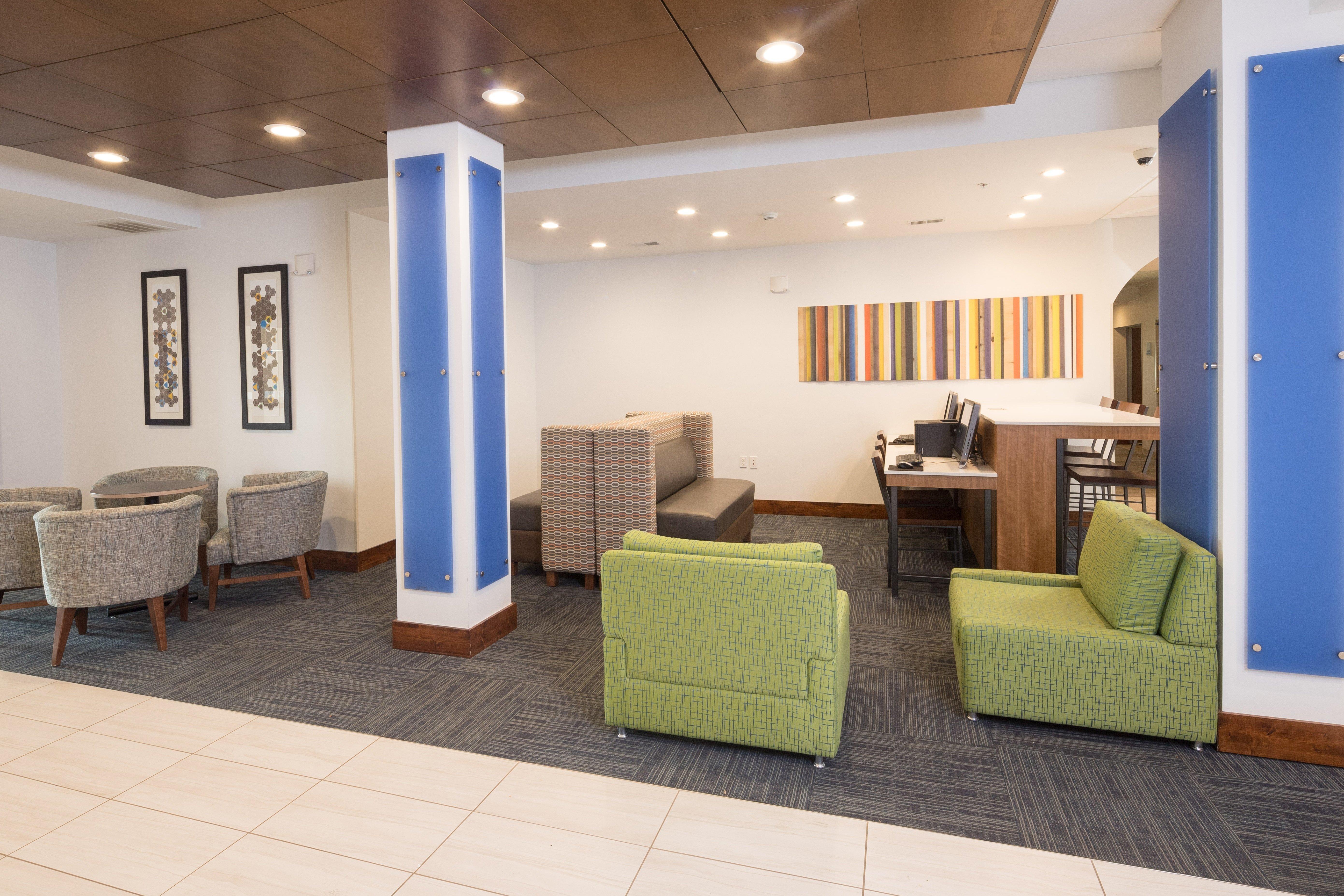 Holiday Inn Express Hotel & Suites Detroit-Utica By Ihg Exteriér fotografie