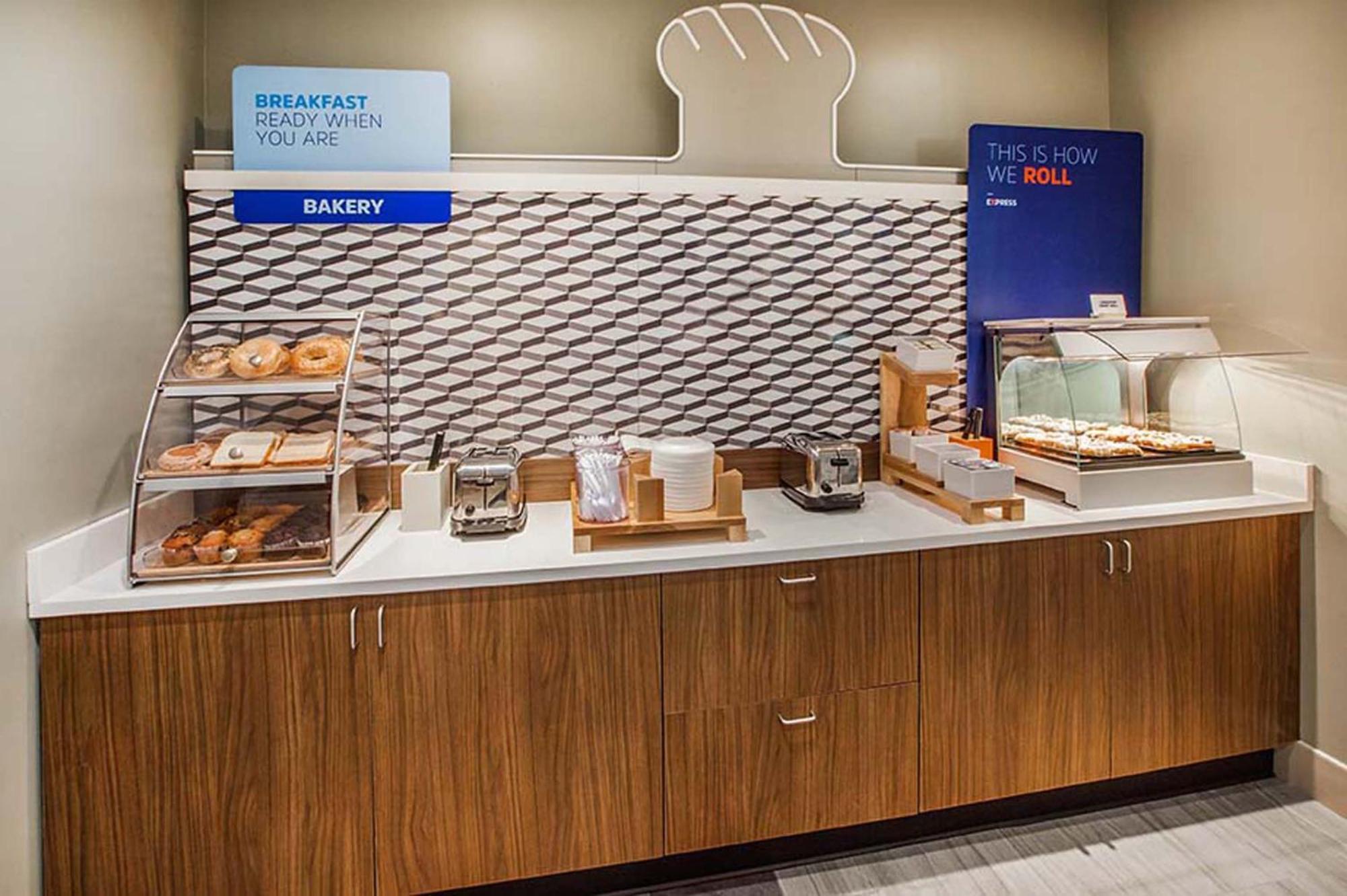 Holiday Inn Express Hotel & Suites Detroit-Utica By Ihg Exteriér fotografie