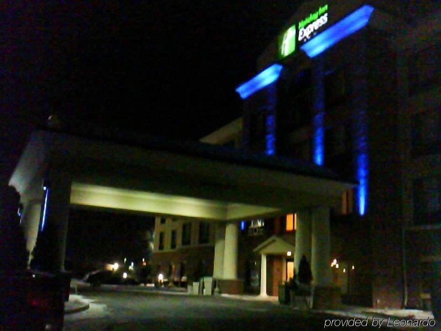 Holiday Inn Express Hotel & Suites Detroit-Utica By Ihg Exteriér fotografie