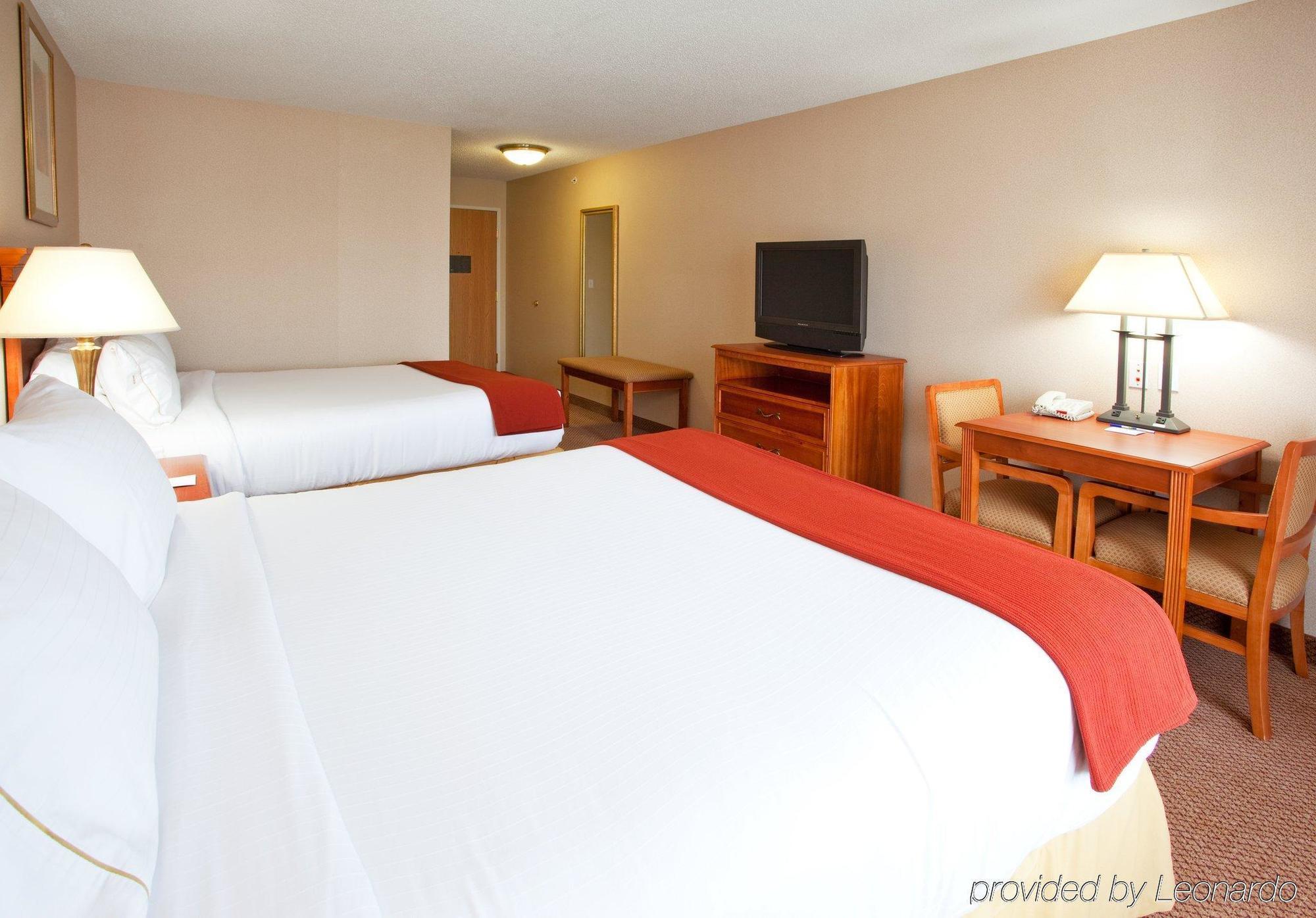 Holiday Inn Express Hotel & Suites Detroit-Utica By Ihg Exteriér fotografie