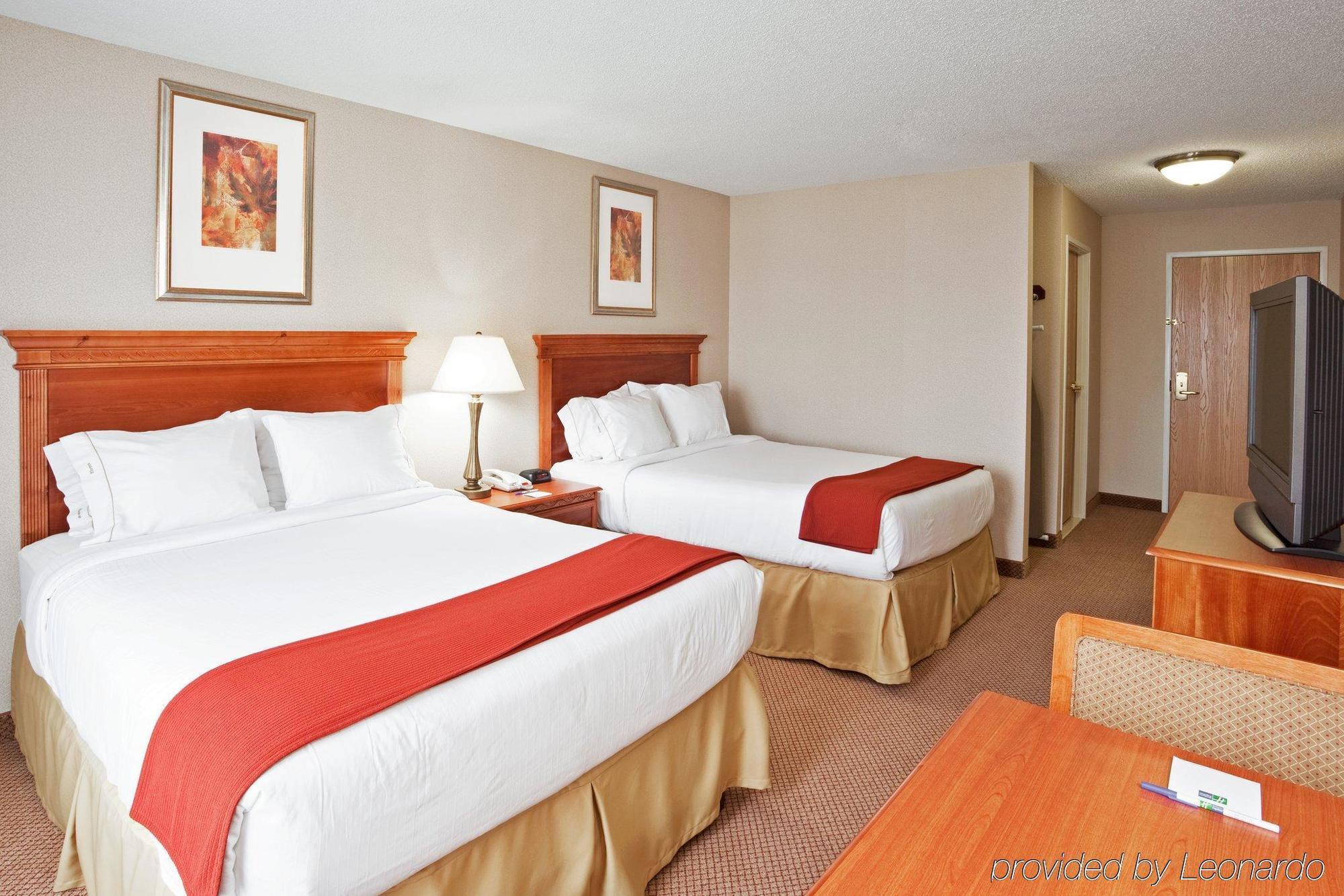 Holiday Inn Express Hotel & Suites Detroit-Utica By Ihg Pokoj fotografie