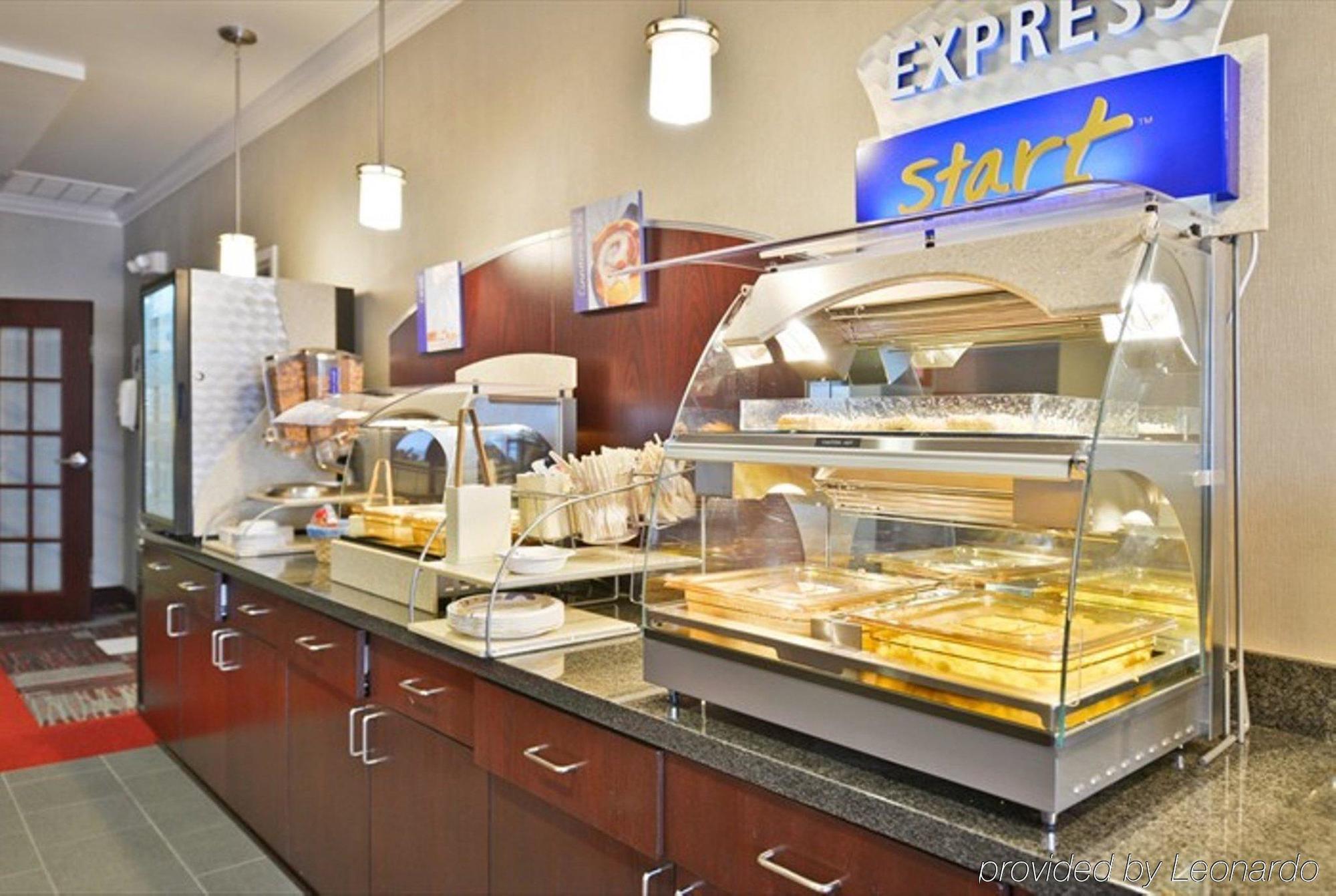 Holiday Inn Express Hotel & Suites Detroit-Utica By Ihg Exteriér fotografie